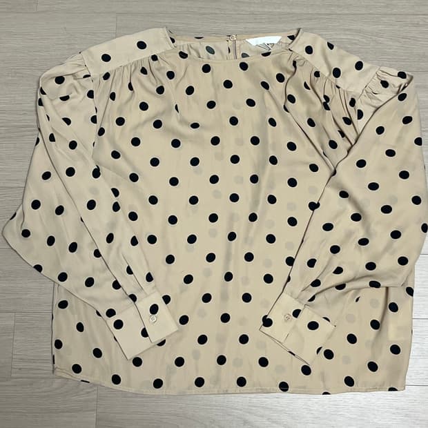 H&M 폴카 도트 블라우스