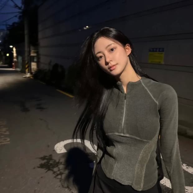 HYEIN SEO 혜인서 하프 집업 레글란 블루 2 사이즈