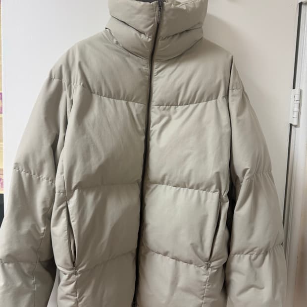 스튜디오 니콜슨 OJECT 패딩 스톤 컬러 (S)