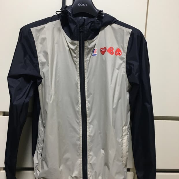 꼼데가르송 x kway콜라보 바람막이 판매합니다