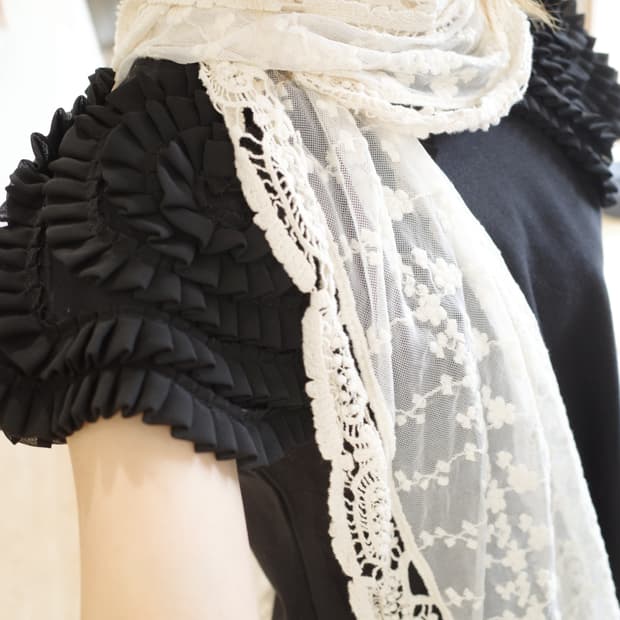 숄더 포인트 탑 