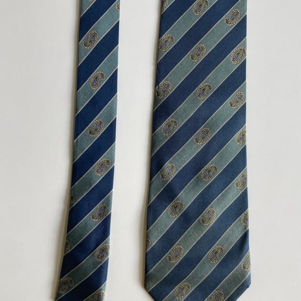 입생로랑 넥타이