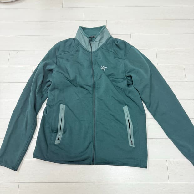 아크테릭스 카이어나이트 자켓 L 사이즈  찢김 및 오염 없습니다  상태감