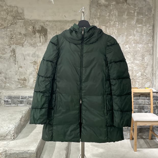 미우미우 꼬르소꼬모 그린 앤 블랙 리버시블 투 웨이 덕 다운 자켓