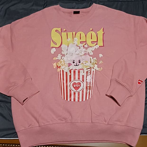 BT21 오버핏맨투맨 L 가슴63 기장69