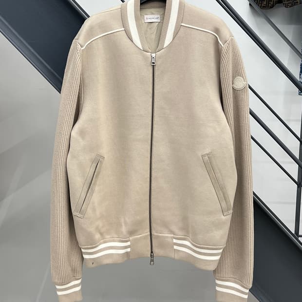 몽클레어 24ss 베이지 니트 패딩