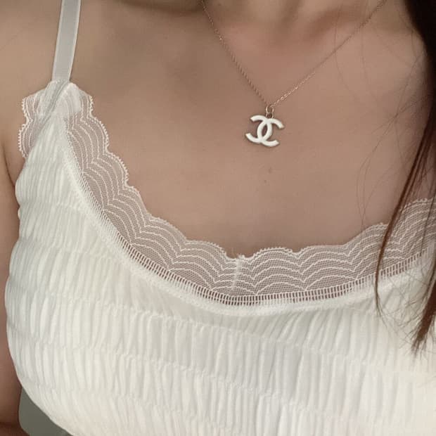샤넬 빅 로고 에폭시 목걸이