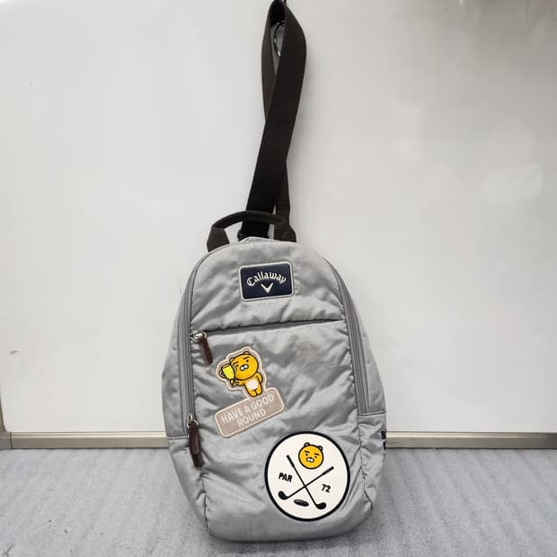 캘러웨이와 카카오프렌즈 콜라보로 제작된 큼지막한 골프 슬링백 33x19c