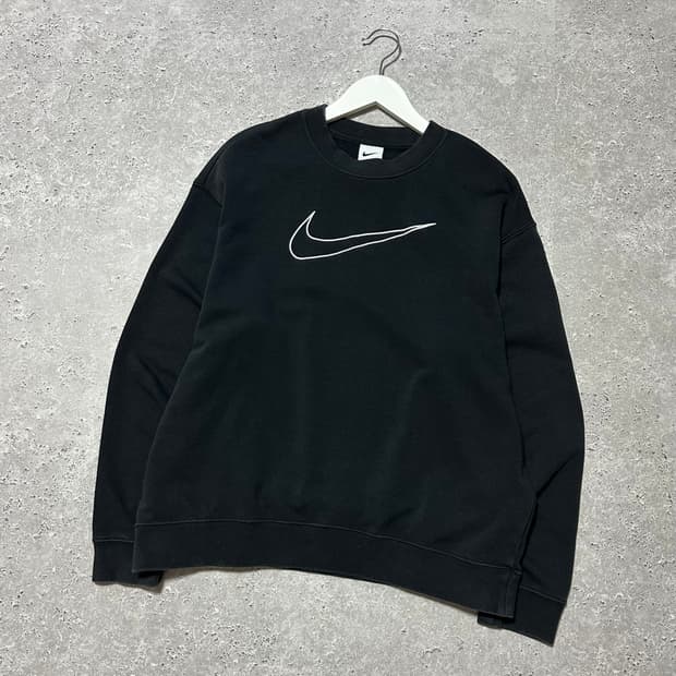 나이키 센터 빅스우시 블랙 맨투맨