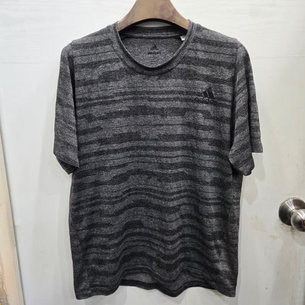 105,XL )) adidas 아디다스 반팔티셔츠! 깔끔하고 이쁜디자인~