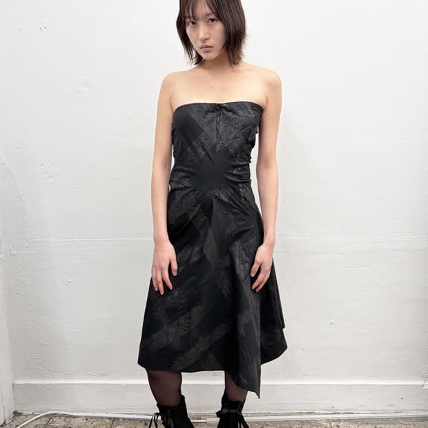 바네사 브루노 스트랩리스 비대칭 원피스