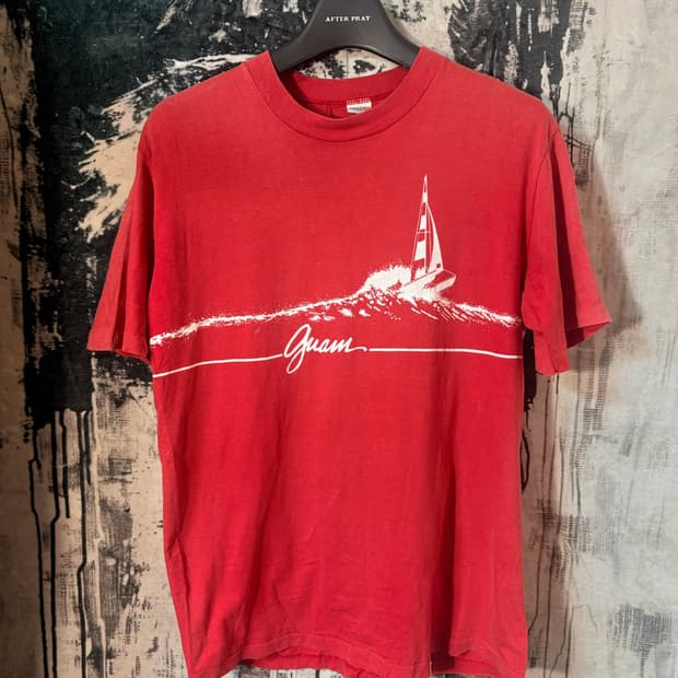 80’s crazy shirt red t-shirt