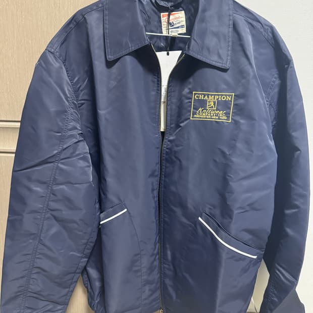 챔피언 네이비 자켓 판매합니다 (새상품)