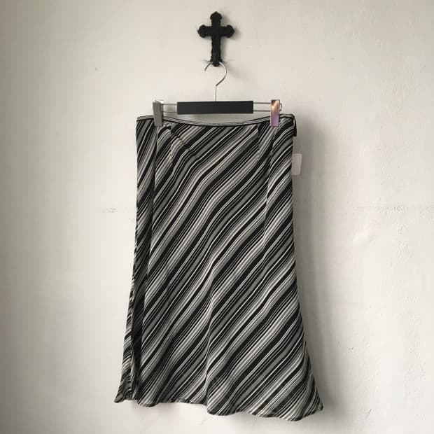Stripe pattern skirt
