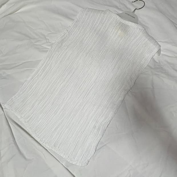 르917 LE17SEPTEMBER FREYA PLEATS TOP