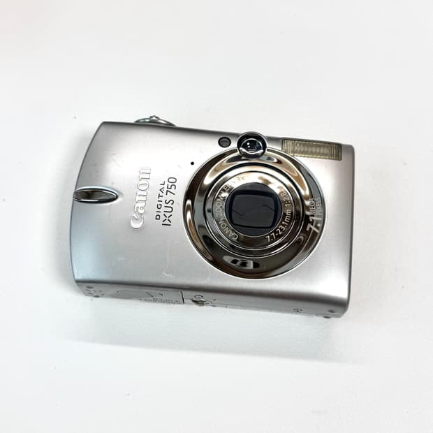 캐논 익서스 750 IXUS (IXY 익시 700, 파워샷 SD550)