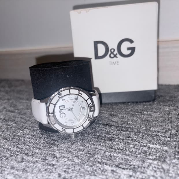 돌체앤가바나 화이트 시계 판매