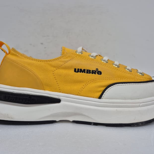 엄브로 남성 스니커즈 265