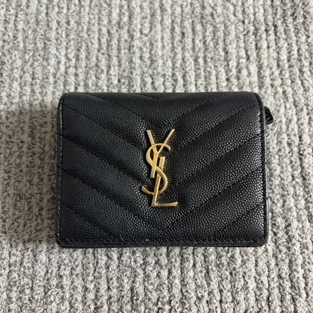 입생로랑 마틀라세 반지갑