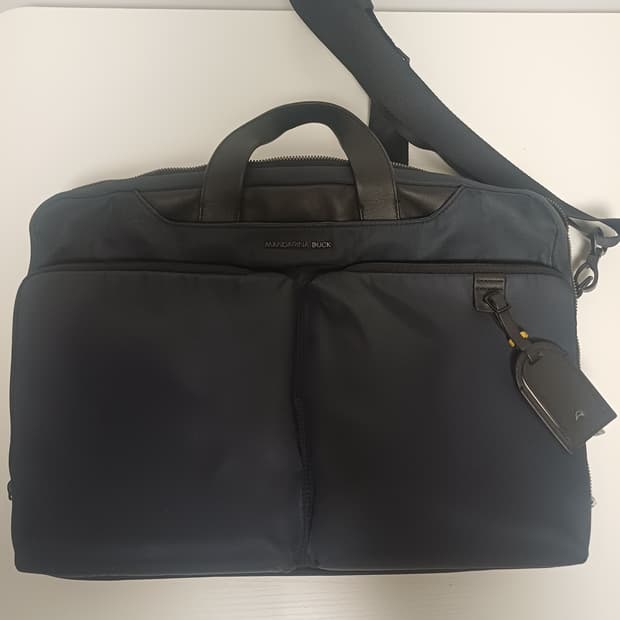 만다리나 덕 투포켓 브리프케이스