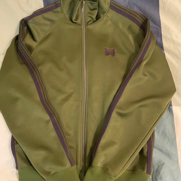 니들스 트랙자켓 (s) 팝니다.