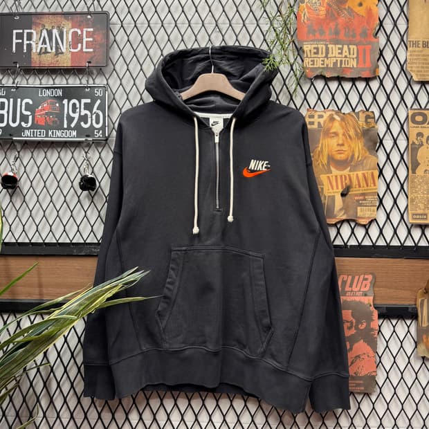 나이키 하프 집업 후드티 전면 스우시 로고 포인트 블랙