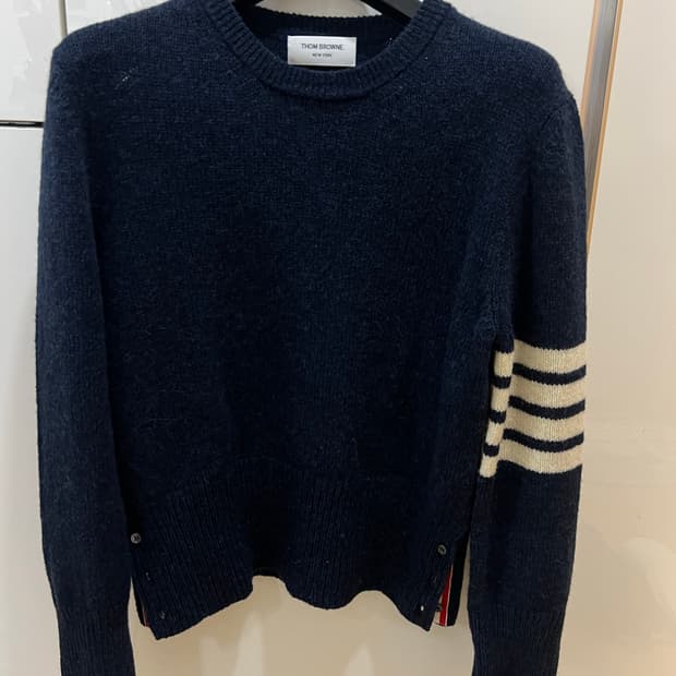 톰브라운 울 네이비 스웨터 2사이즈 (새상품급)
