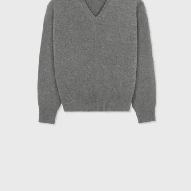 타일레 parma wool v neck 브이넥 1사이즈 팝니다.