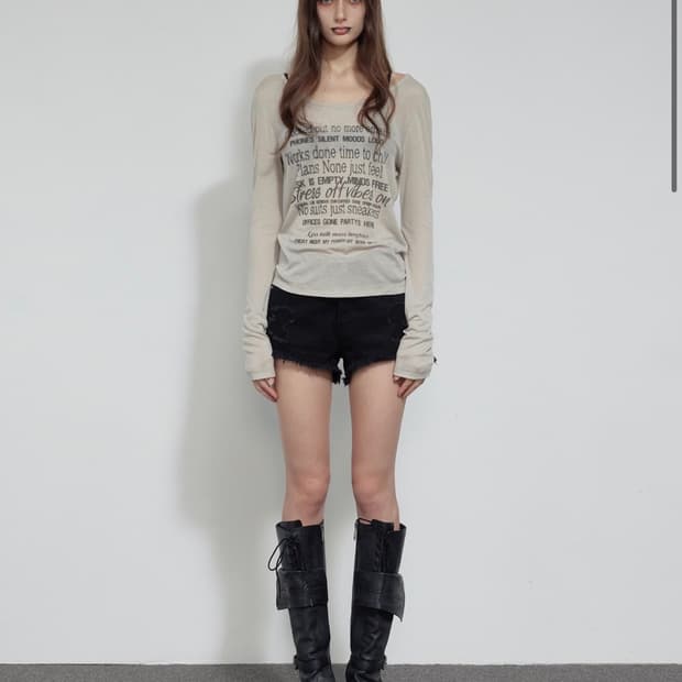 보헤미안서울 smudged lettering t beige