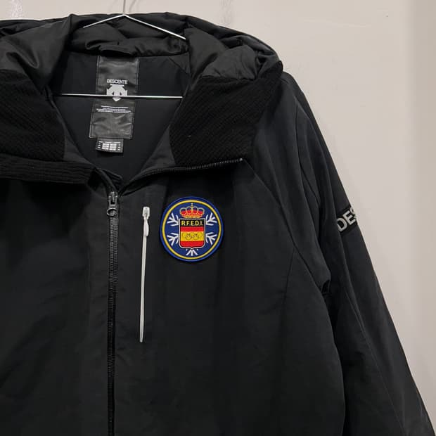 데상트 덕다운 RFEDI 스페인 무광 후드패딩