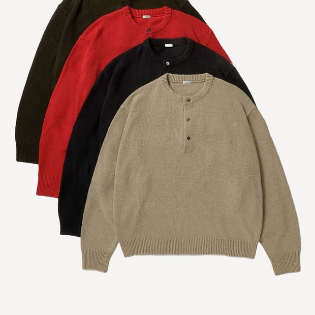 아프레쎄 26ss 실크넵 핸리넥 스웨터 레드