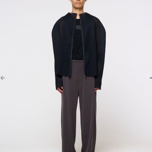 아모멘토 플리츠집업 M 