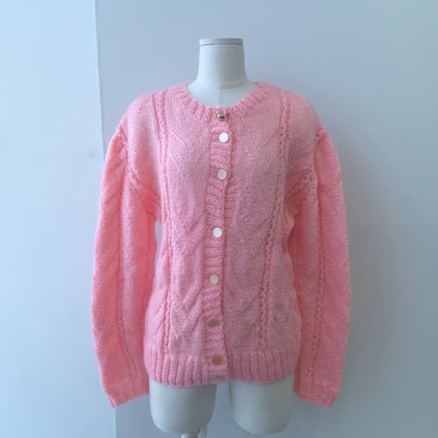 파스텔 핑크 헤어리 케이블 니트 가디건