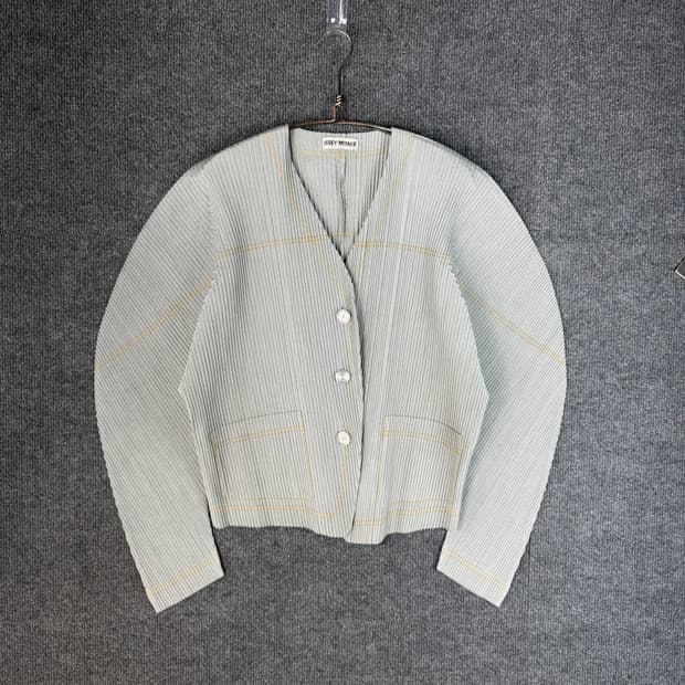 이세이미야케 플리츠 가디건