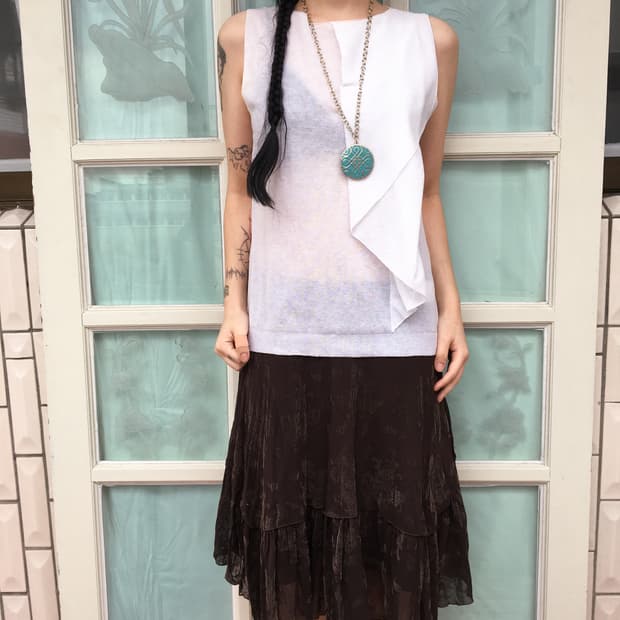 Drape point sleeveless