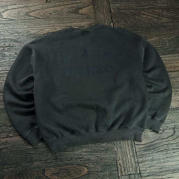 [아이앱 스튜디오] 피그먼트 워시드 오버사이즈 맨투맨 챠콜 P01347