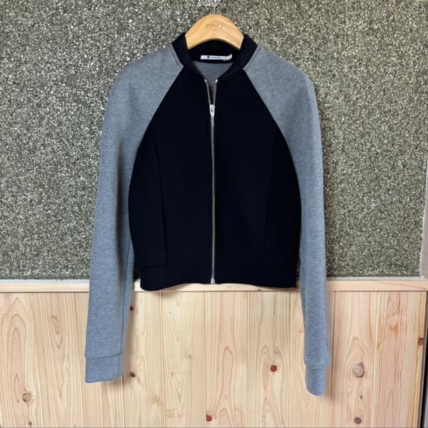 (Xs) 알렉산더왕 배색 봄버 자켓