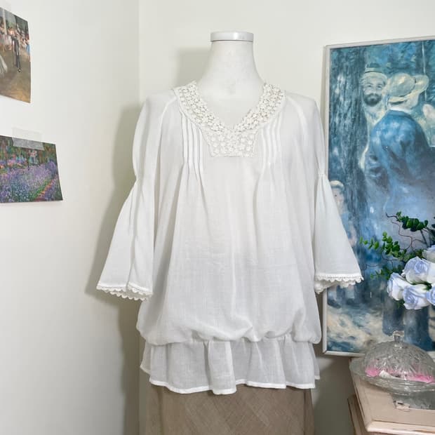 white cotton shirring lace mori blouse