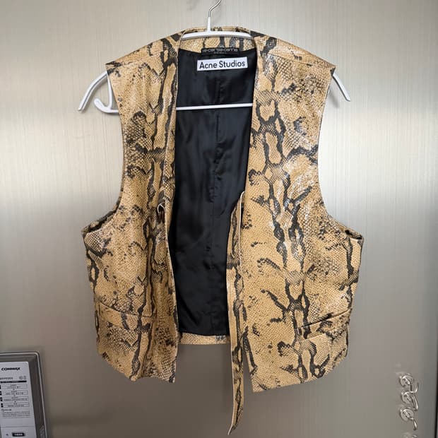 아크네 스튜디오 레더 뱀피 베스트