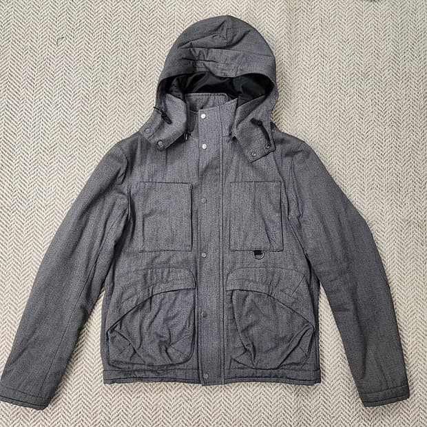 알마니 회색 점퍼