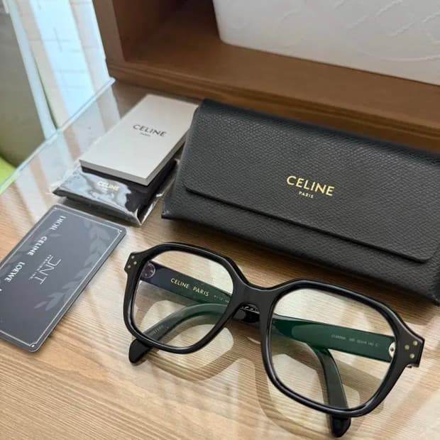 셀린느 뿔테 안경