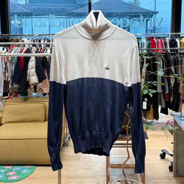 비비안웨스트우드 네이비 베이지 orb자수 터틀넥 니트 