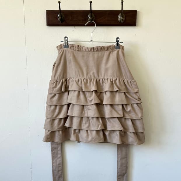 MEO 로브 프릴 스커트