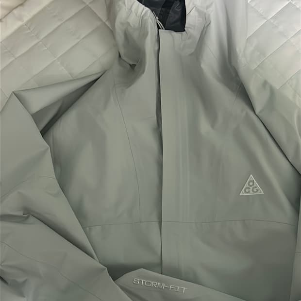 나이키 ACG 스톰핏 바람막이