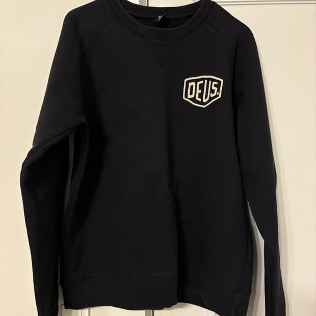 데우스 기모 맨투맨