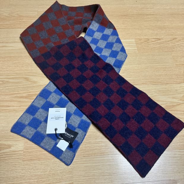 하울린 코스믹 체커보드 스카프