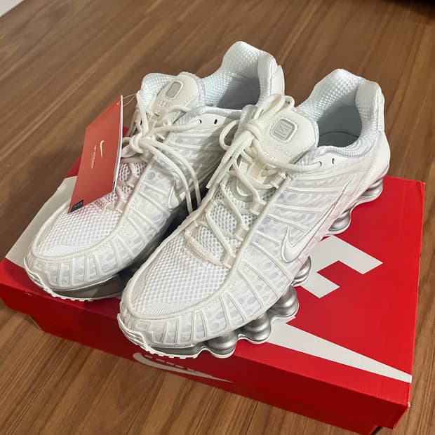 나이키 샥스tl 세일컬러