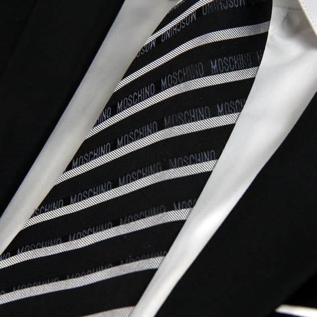  모스키노 8.2cm 미사용 S등급 신형 남자 명품 넥타이