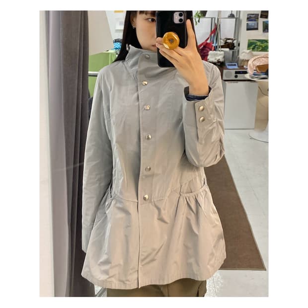 클라우드 그레이 나일론 바람막이