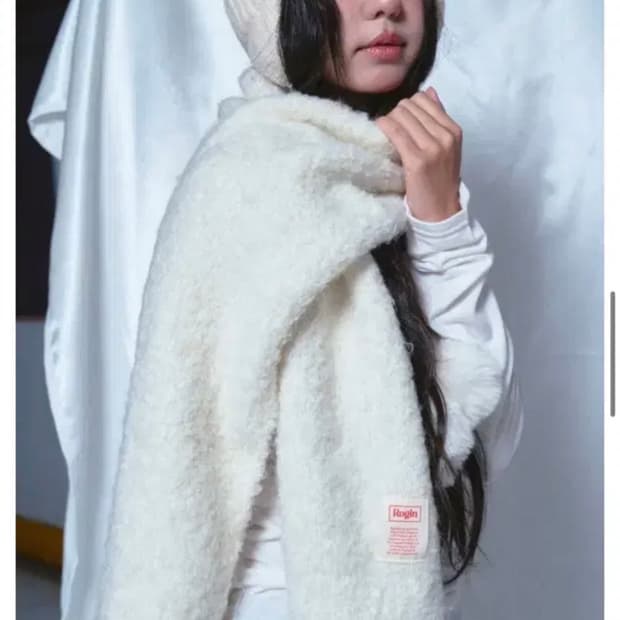 로긴앤로지 양털 에센셜 머플러 아이보리 새상품